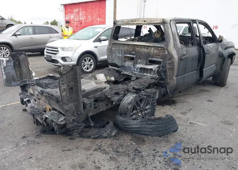 2024 Toyota Tacoma Trd Sport 4Wd z USA, uszkodzony, nr VIN 3TMLB5JNXRM085048